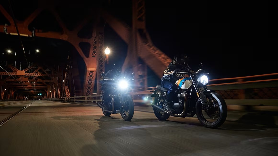 2025 Triumph NEW SPEED TWIN 900 Phantom Black/Aurum Gold