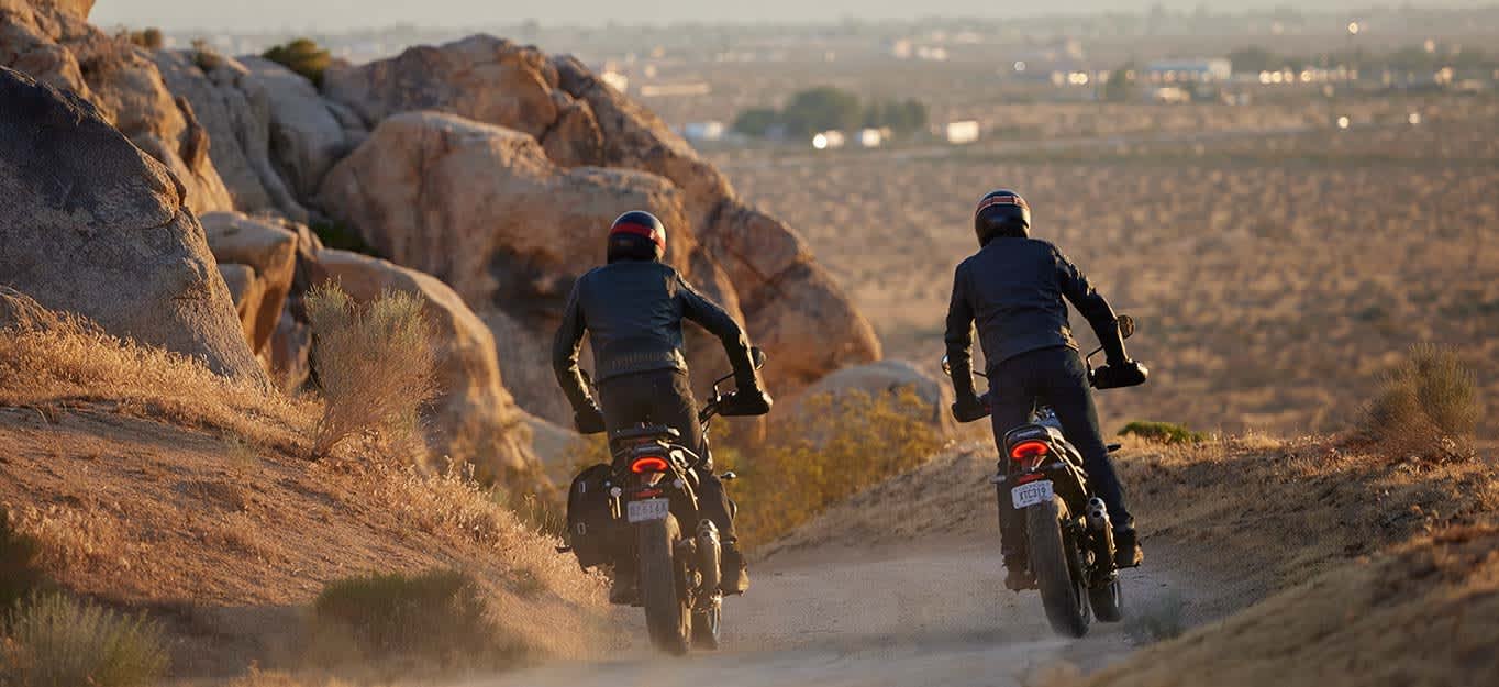 2025 Triumph SCRAMBLER 400 X CARNIVAL RED / PHANTOM BLACK