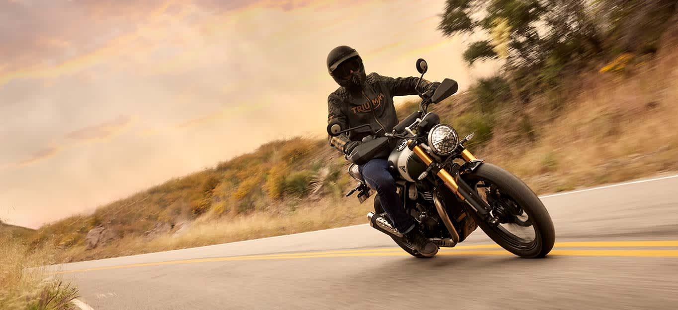 2025 Triumph SCRAMBLER 400 X CARNIVAL RED / PHANTOM BLACK