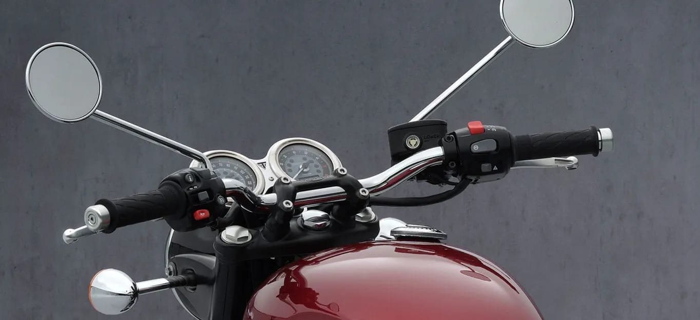 2025 Triumph BONNEVILLE T120 BLACK JET BLACK