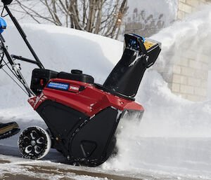 Toro 21 in. (53 cm) Power Clear® 821 QZE Gas Snow Blower