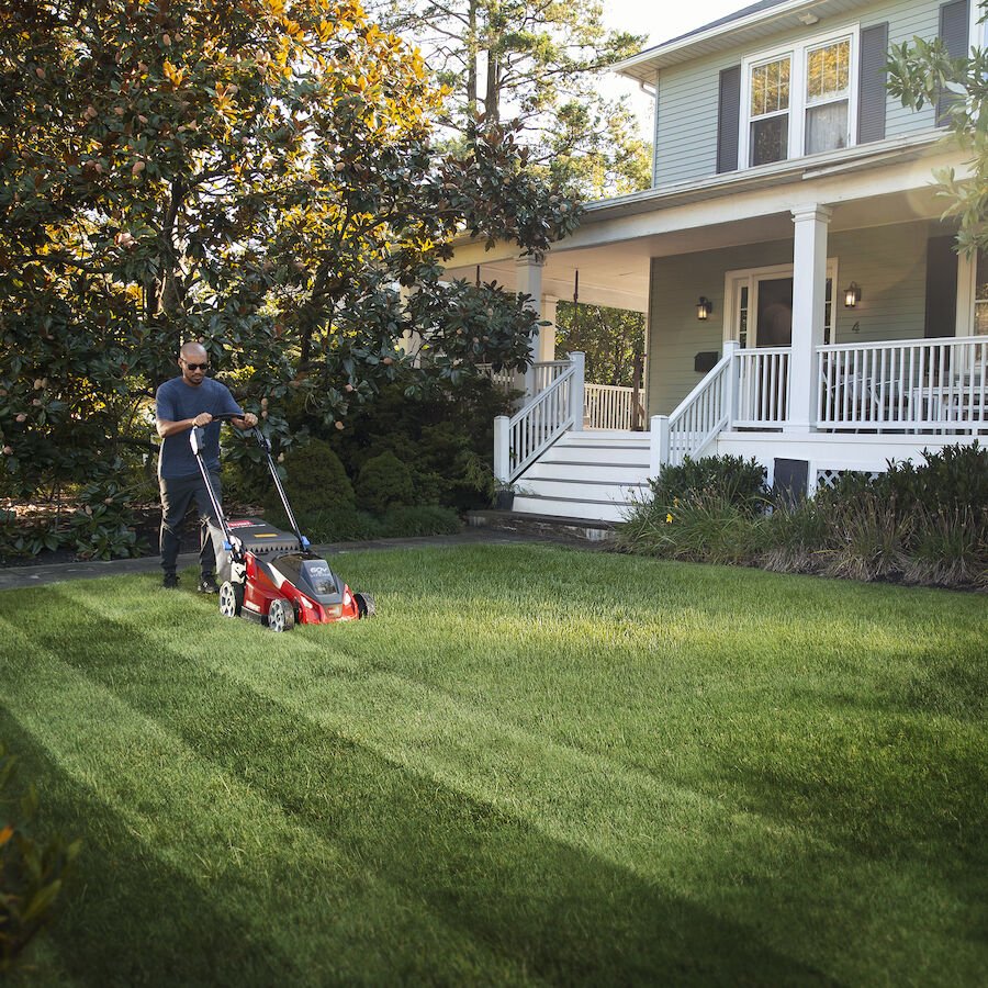 Toro 60V MAX* 21 in. Stripe™ Self Propelled Mower 6.0Ah Battery/Charger Included