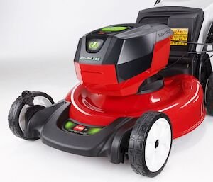 Toro 60V Max* 21 in. (53cm) Recycler® Self Propel w/SmartStow® Lawn Mower with 5.0Ah Battery