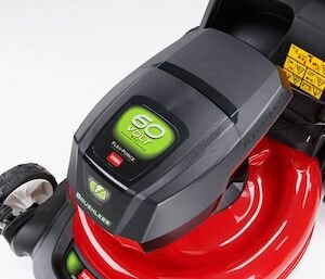 Toro 60V Max* 21 in. (53cm) Recycler® Self Propel w/SmartStow® Lawn Mower with 5.0Ah Battery