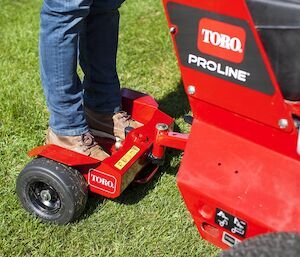 Toro PROLINE™ 60 in. (152 cm) Mid Size Mower
