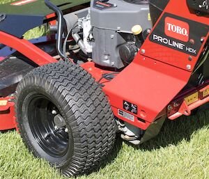Toro PROLINE™ 60 in. (152 cm) Mid Size Mower