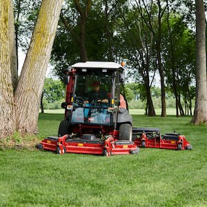 Toro Groundsmaster® 5910 with All Season Safety Cab