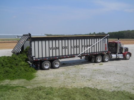 Meyer Manufacturing 9100 RT BOSS Semi Ag Trailer