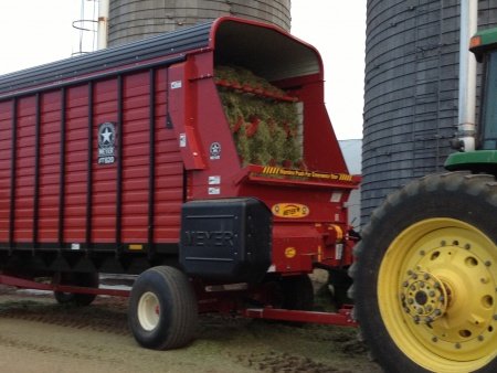 Meyer Manufacturing RT600 Front Unload Forage Box