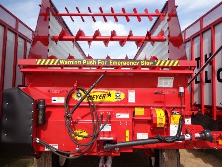 Meyer Manufacturing RT200 Front & Rear Unload Forage Box