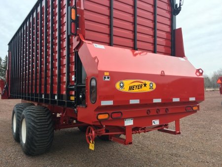 Meyer Manufacturing RTX200 Front & Rear Unload Forage Box