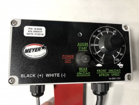 Meyer Manufacturing 8200 BOSS RT Front & Rear Unload Forage Box