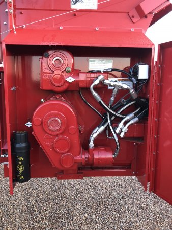 Meyer Manufacturing 8200 BOSS RT Front & Rear Unload Forage Box