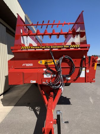 Meyer Manufacturing 8200 BOSS RT Front & Rear Unload Forage Box