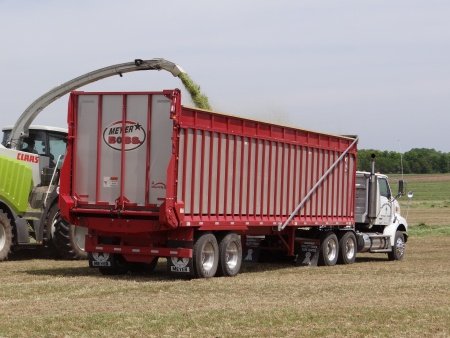 Meyer Manufacturing 9100 RT BOSS Semi Ag Trailer