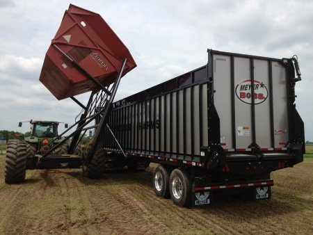 Meyer Manufacturing 9100 RT BOSS Semi Ag Trailer