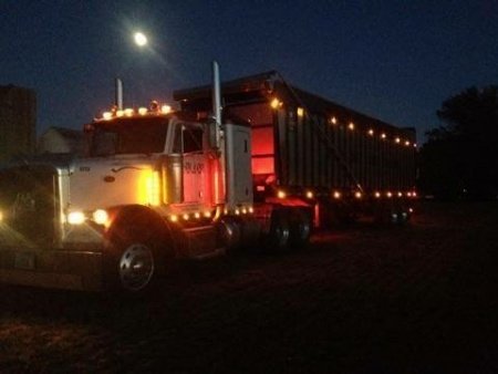 Meyer Manufacturing 9100 RT BOSS Semi Ag Trailer