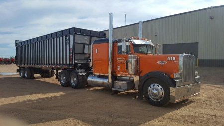 Meyer Manufacturing 9100 RT BOSS Semi Ag Trailer