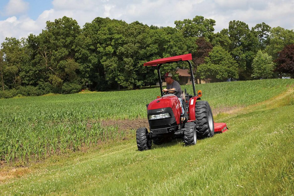https://assets.cnhindustrial.com/caseih/NAFTA/NAFTAASSETS/Products/Tractors/Compact-Farmall-A-Series/General%20Images/Farmall%20Compact%2040A%20and%20RC600_7488_08-19.jpg