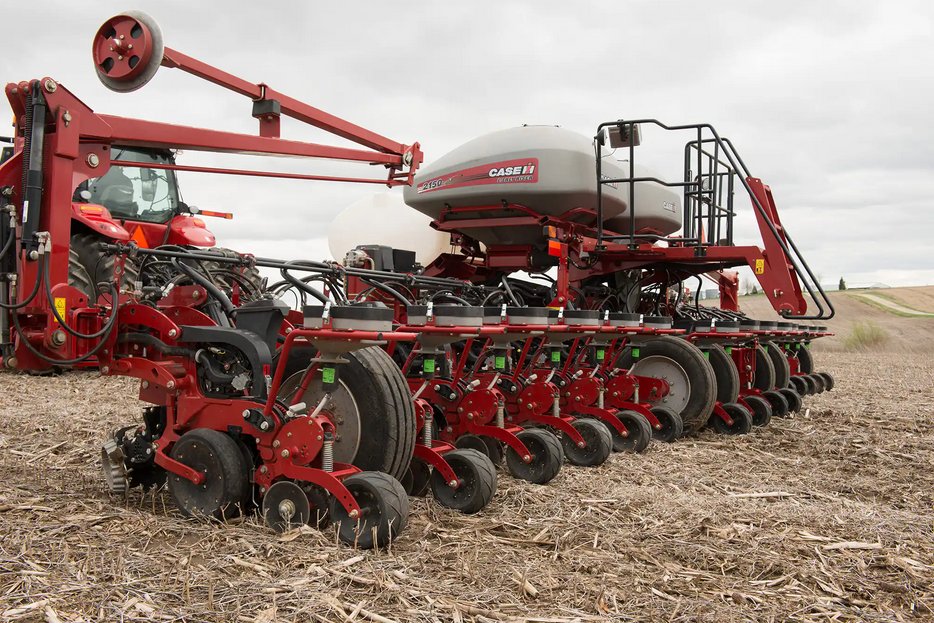 https://assets.cnhindustrial.com/caseih/NAFTA/NAFTAASSETS/Products/Planting-and-Seeding/2000-Series-Early-Riser-Planter/Images/2000%20Series%20Planters_0066_04-15.jpg