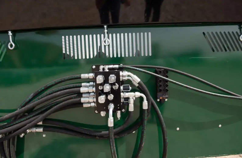 Art's Way 2100 SERIES FORAGE BOX