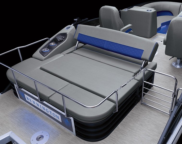 2025 Bennington L23 Swingback Bowrider w/ Arch 23 LTSBA