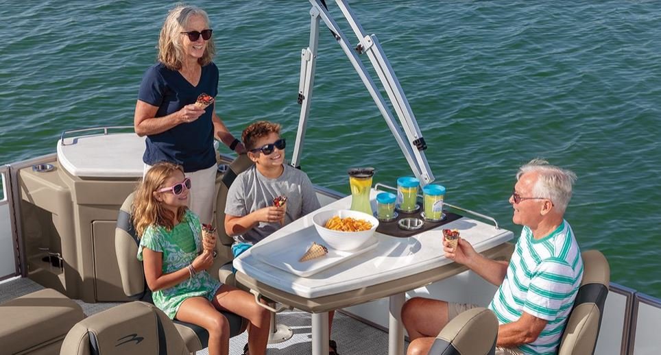 2026 Bennington SX Line 22 SX Swingback