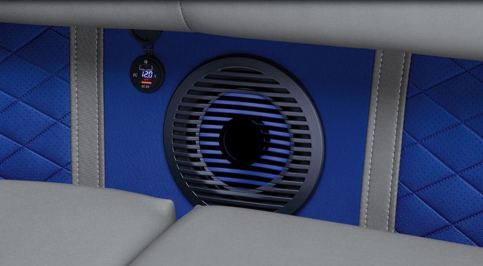 2026 Bennington L Line 22 L Stern Radius Quad Bench