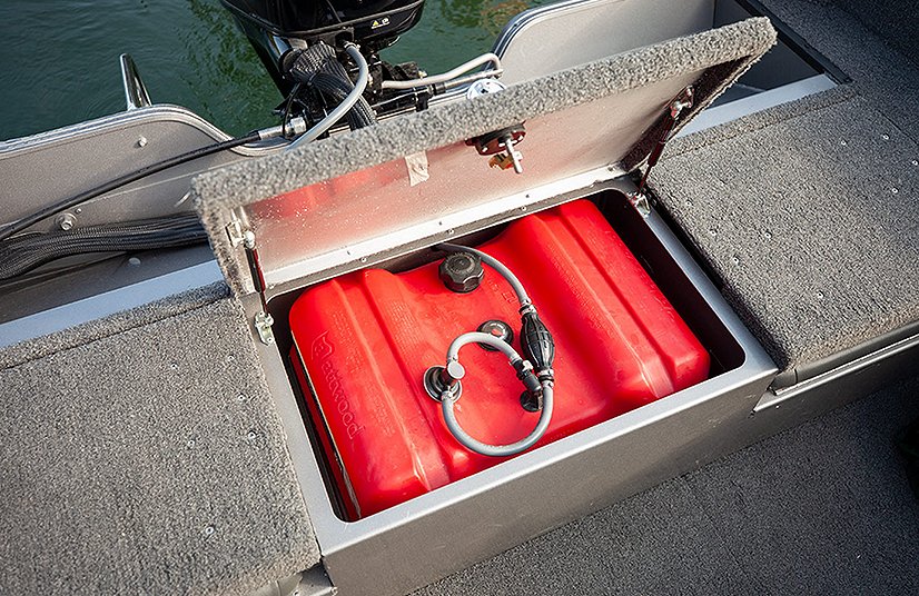 Lowe Boats FISHING MACHINE 1625 SC Candy Apple Red