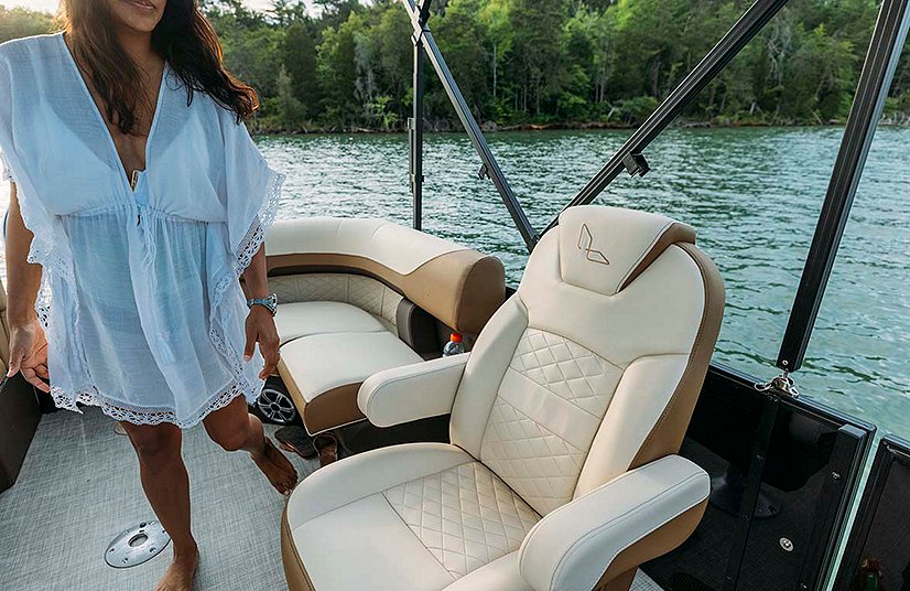 Lowe Boats SS 250DL Wineberry Metallic Exterior Tan Upholstery with Mono Chrome Accents