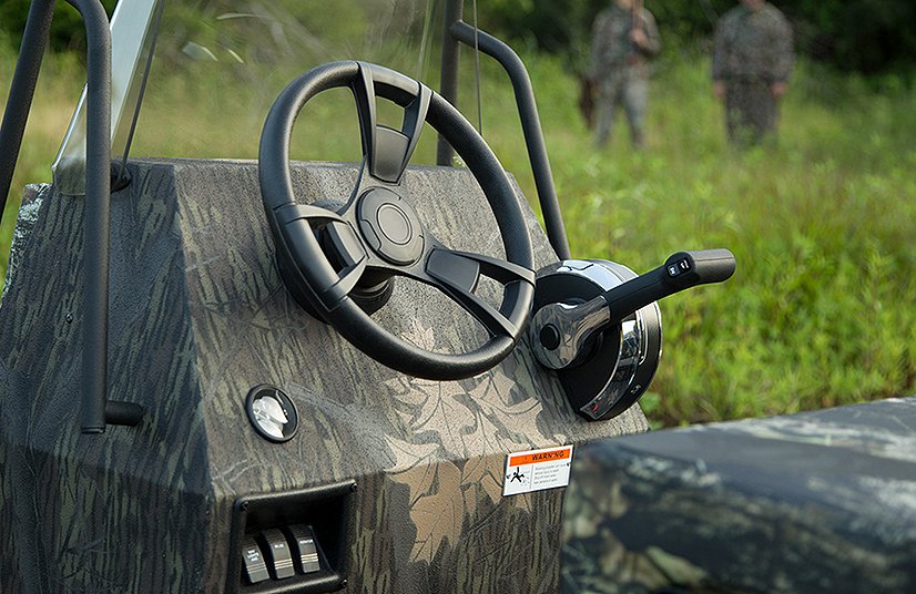 Lowe Boats ROUGHNECK 2070 CC Camouflage Mossy Oak Shadow Grass