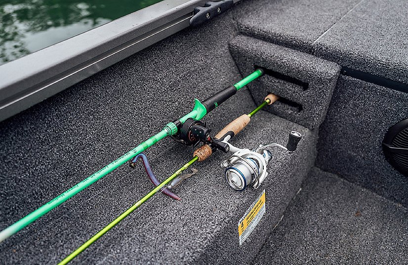 2025 Lowe Boats Stinger 195C Metallic Blue