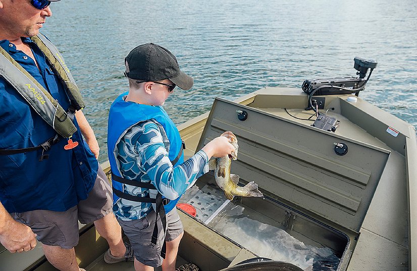 2026 Lowe Boats Outlet 20 Black Metallic