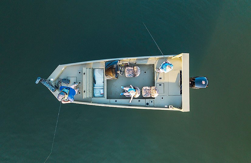 2026 Lowe Boats Outlet 20 Black Metallic