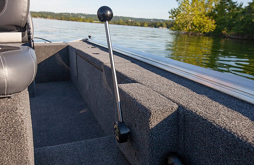 2026 Lowe Boats Skorpion SS Unpainted Exterior Gray Carpeted Interior