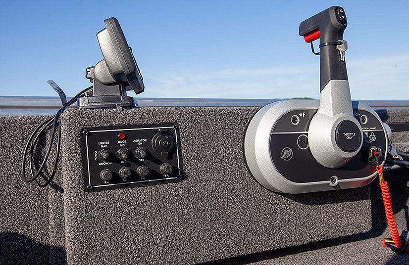 2026 Lowe Boats Skorpion SS Unpainted Exterior Gray Carpeted Interior