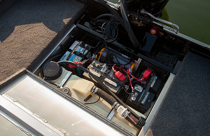 2025 Lowe Boats Legacy Bright White