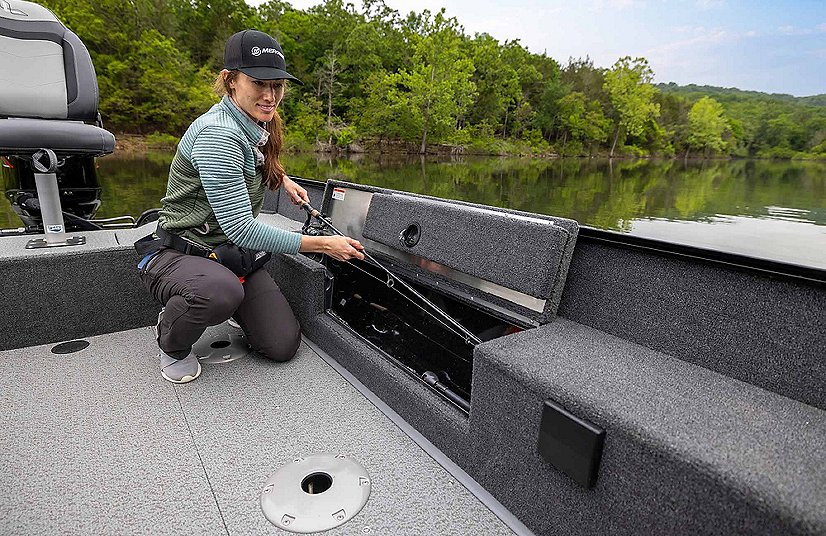 2026 Lowe Boats FM 1675 WT Metallic Silver