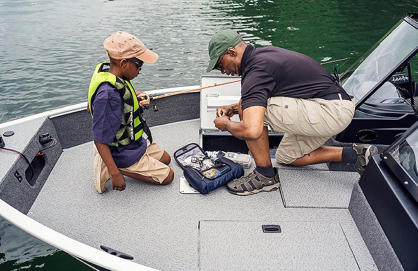 2026 Lowe Boats FM 1675 WT Metallic Silver