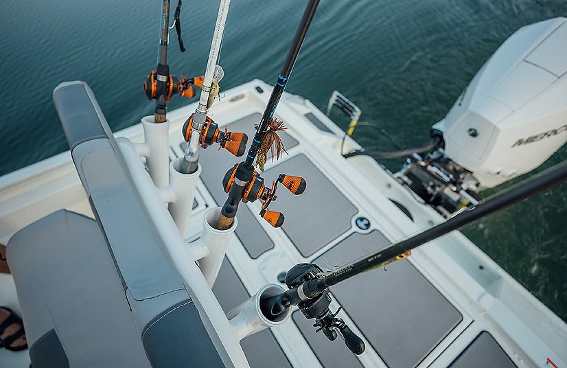 2025 Lowe Boats Bay 22 Bright White Poly Interior w/ Seafoam Green Hull