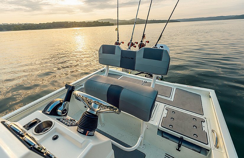 2025 Lowe Boats Bay 22 Bright White Poly Interior w/ Seafoam Green Hull