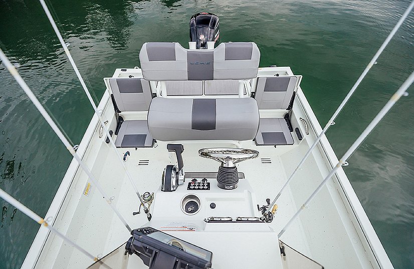 2025 Lowe Boats Bay 18 Bright White Poly Interior w/ Seafoam Green Hull