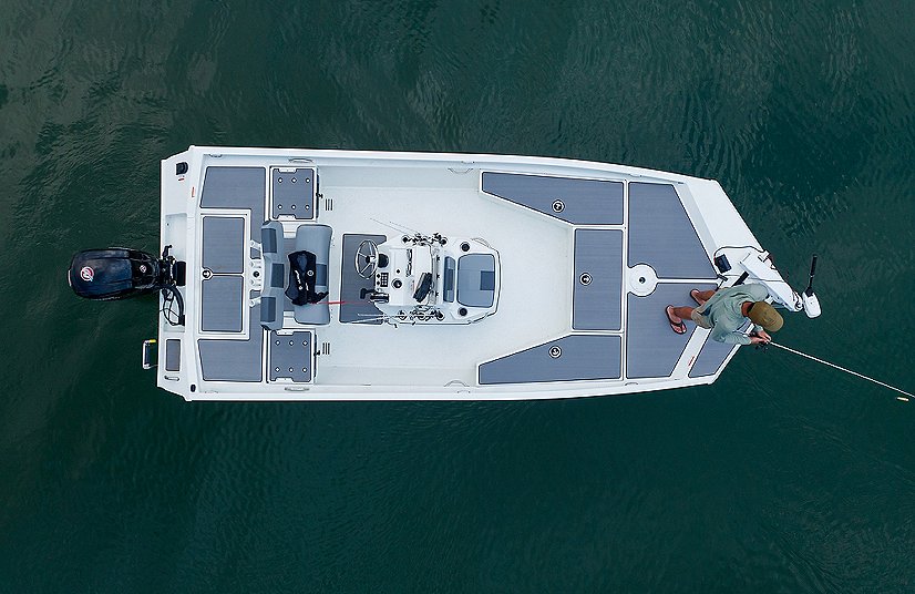 2025 Lowe Boats Bay 20 Bright White Poly Interior w/ Metallic Black Hull