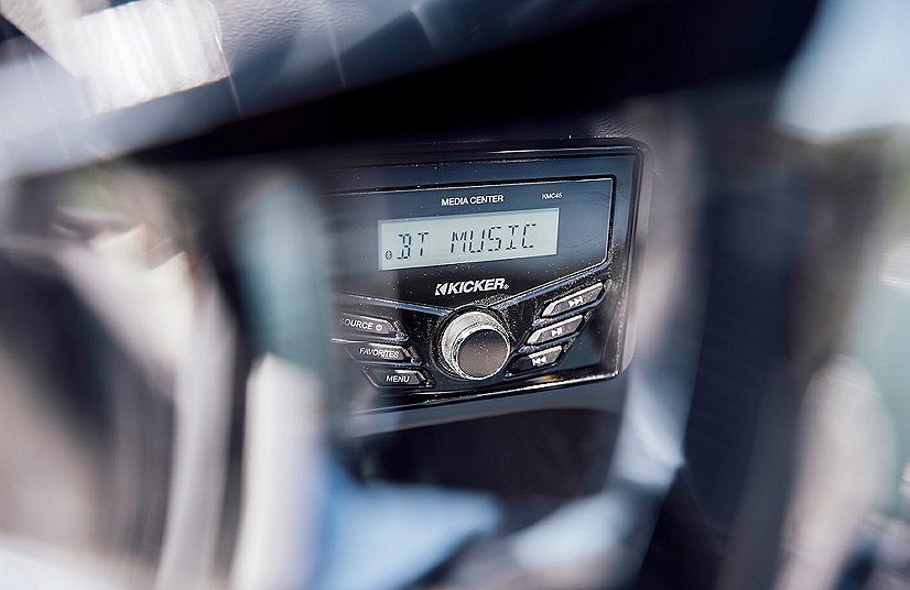 2025 Lowe Boats FS 1800 2 Tone Black Base & Bright White Accent