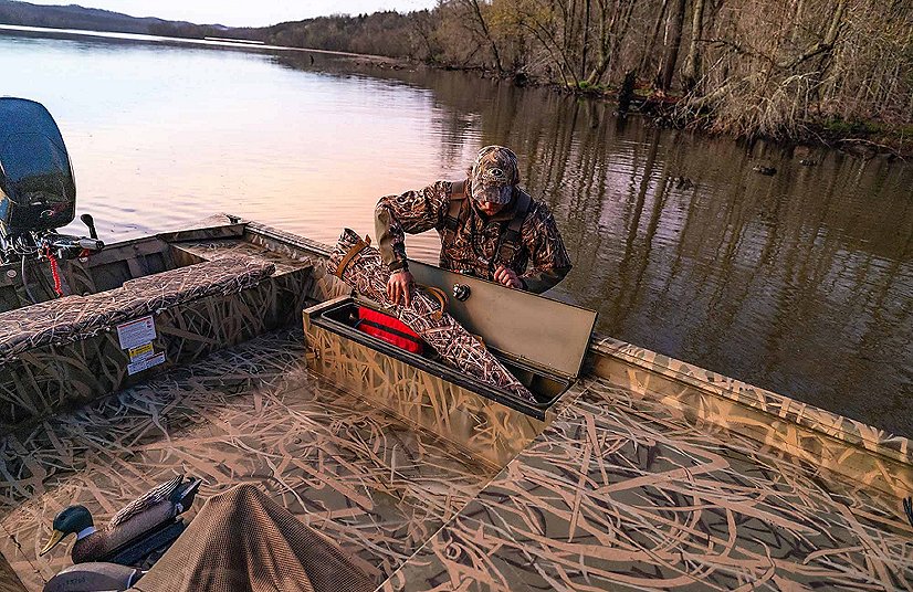 2026 Lowe Boats RX 1860 Camouflage Mossy Oak® Shadow Grass Blades