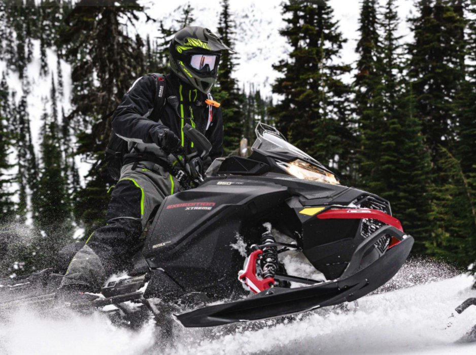 2023 Ski Doo Expedition LE Rotax® 900 ACE™ Turbo Arctic Desert/Black