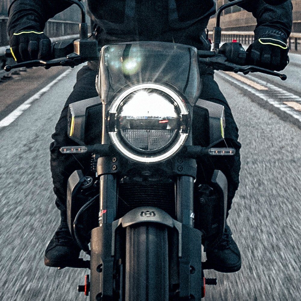 2024 Husqvarna Svartpilen 401