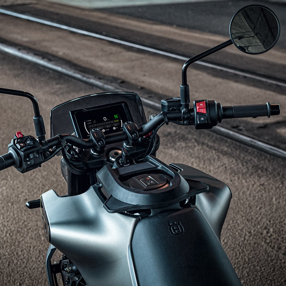 2024 Husqvarna Svartpilen 401