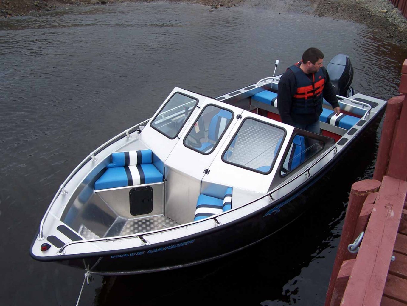 Fab Tech Silver Dolphin Bow Rider 17'