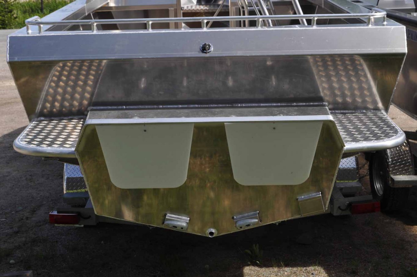 Fab Tech Silver Dolphin Runabout 24'